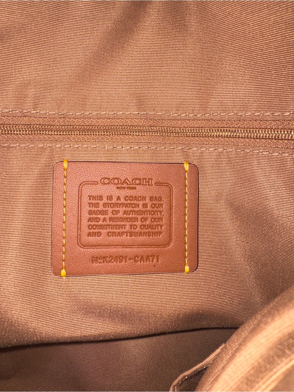 Coach Gallery Tote brown signature canvas with cherry print - Picture 11 of 12
